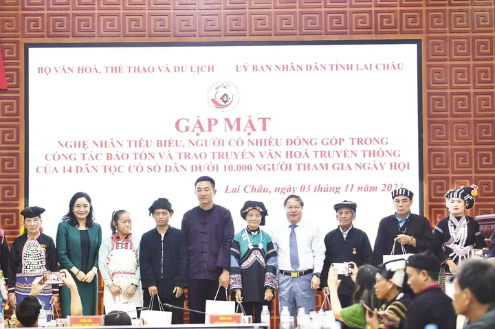 Mặc Quần Trái La Điềm Gì