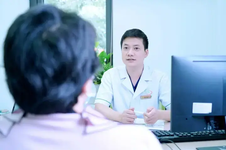 Mơ Thấy Bác Sĩ Tiêm Thuốc Cho Mình