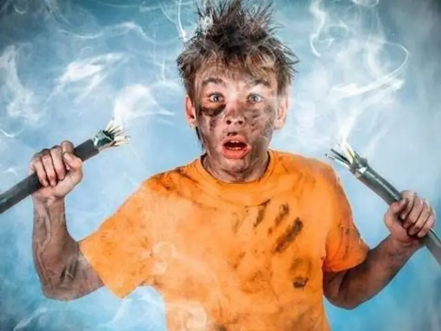 Mơ Thấy Bị Điện Giật Nhưng Không Chết
