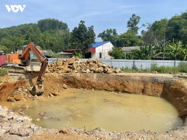 Mơ Thấy Bị Rơi Xuống Hố Đánh Con Gì