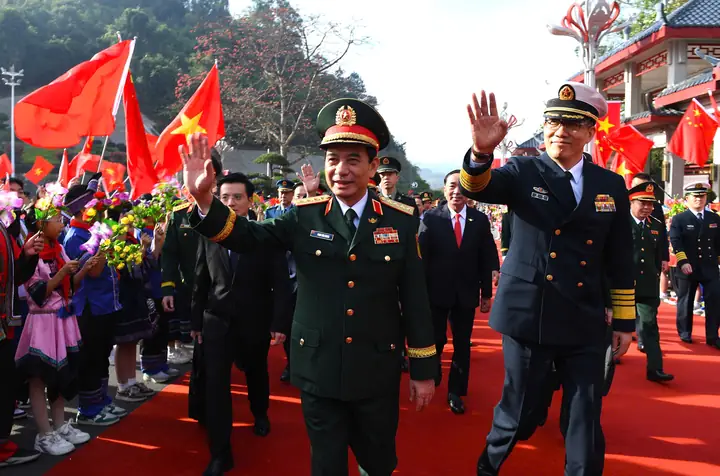 Mơ Thấy Mình Mặc Quần Áo Bộ Đội