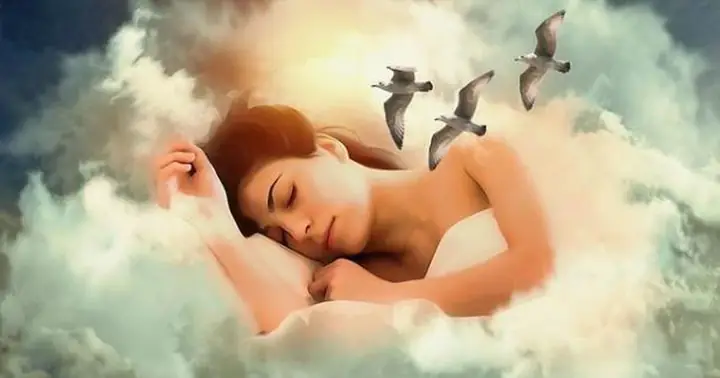 Mơ Thấy Mình Tâm Không Mặc Quần Áo