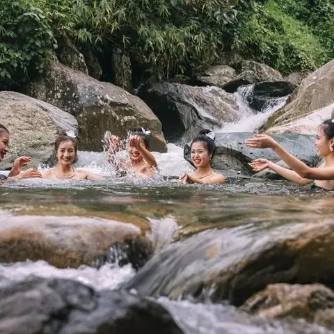 Mơ Thấy Mình Tắm Trước Mặt Người Khác Mơ Thấy Mình Tắm Trước Mặt Người Khác