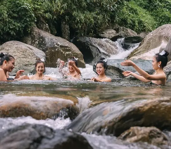 Mơ Thấy Mình Tắm Trước Mặt Người Khác Mơ Thấy Mình Tắm Trước Mặt Người Khác