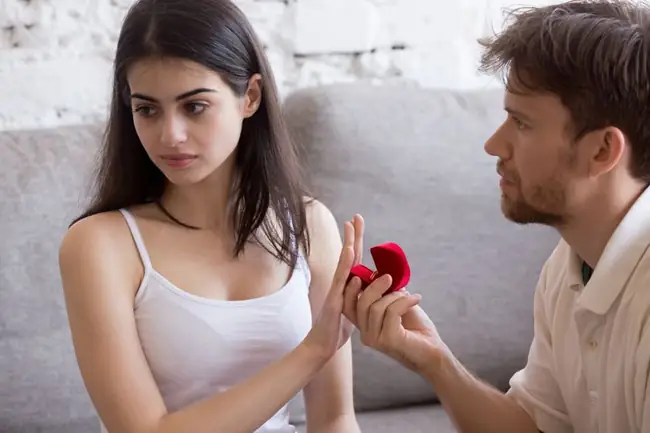 Mơ Thấy Mình Từ Chối Lời Cầu Hôn