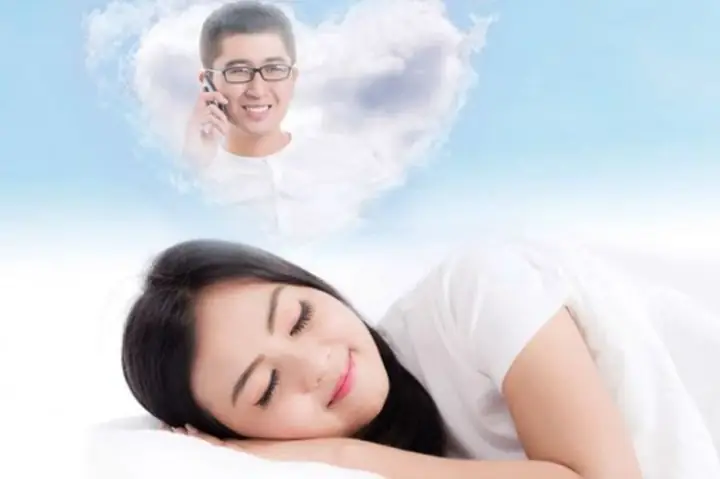 Mơ Thấy Người Con Gái Lạ Thích Mình