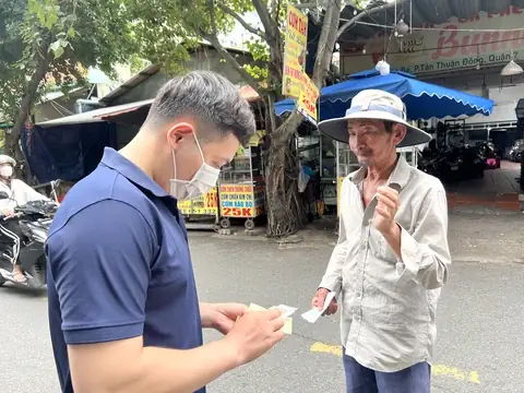 Mơ Thấy Người Ta Cho Vé Số Trúng
