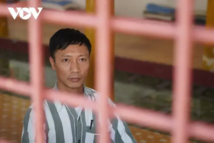 Mơ Thấy Người Thân Đi Tù Đánh Con Gì