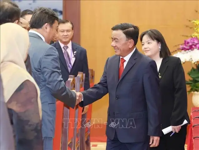 Mơ Thấy Quan Hệ Với Bạn Khác Giới