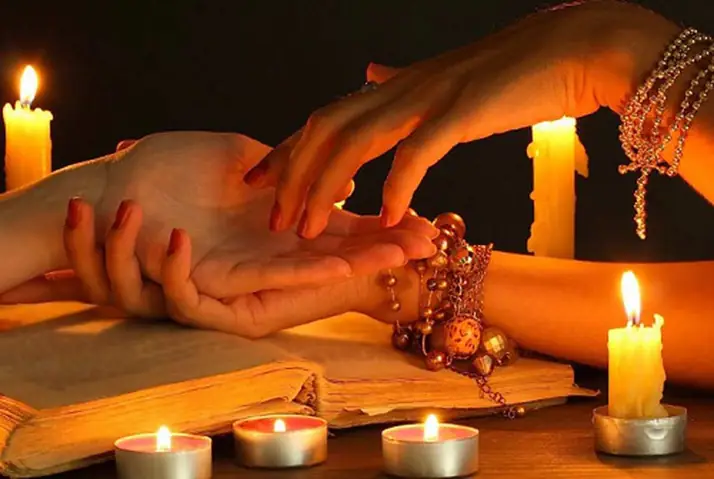 Mơ Thấy Thầy Bói Xem Bói Cho Mình