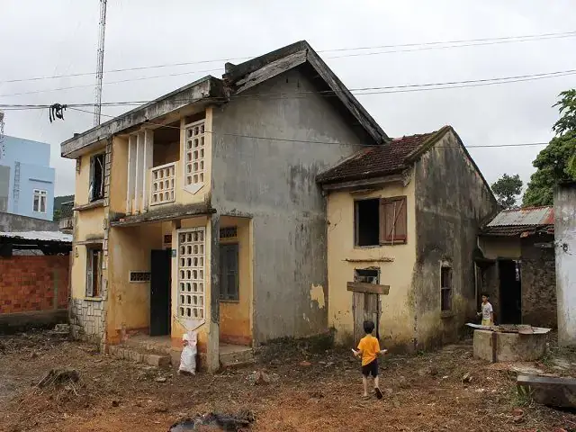 Mơ Thấy Tường Nhà Bị Đổ Đánh Con Gì