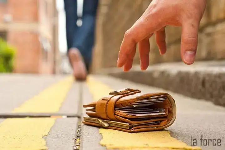 Nằm Mơ Nhặt Được Nhiều Tiền Đánh Đề Con Gì