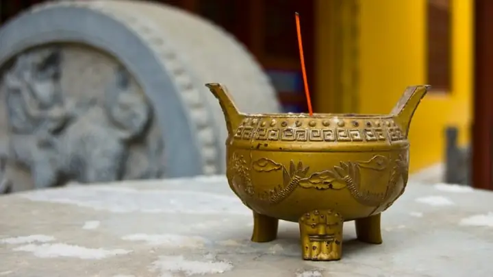 Nằm Mơ Thấy Bát Hương Bị Xê Dịch Nằm Mơ Thấy Bát Hương Bị Xê Dịch