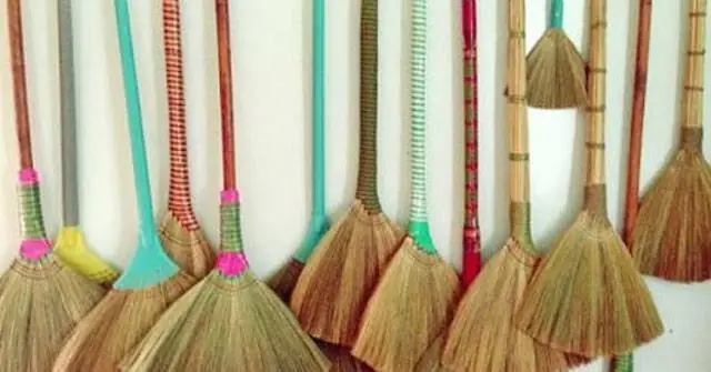 Nằm Mơ Thấy Cầm Chổi Quét Nhà Đánh Số Gì