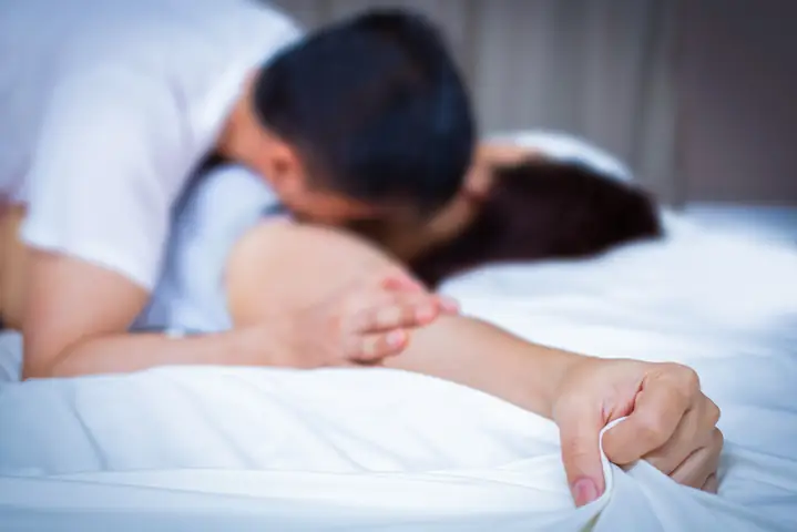 Nằm Mơ Thấy Đang Quan Hệ Với Chồng