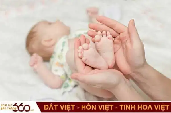 Nằm Mơ Thấy Mình Đưa Tiền Cho Người Khác