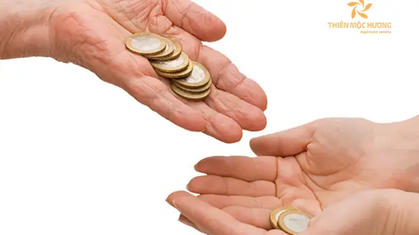 Nằm Mơ Thấy Người Chết Cho Tiền Đánh Số May