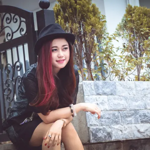 Nằm Mơ Thấy Người Khác Hôn Môi Mình