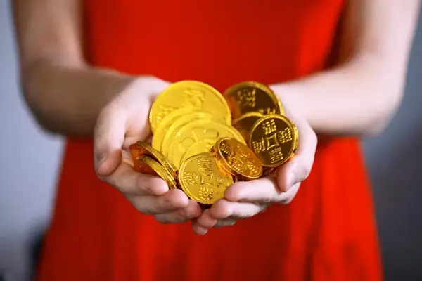 Nằm Mơ Thấy Người Khác Mặc Quần Áo Mới Nằm Mơ Thấy Người Khác Mặc Quần Áo Mới