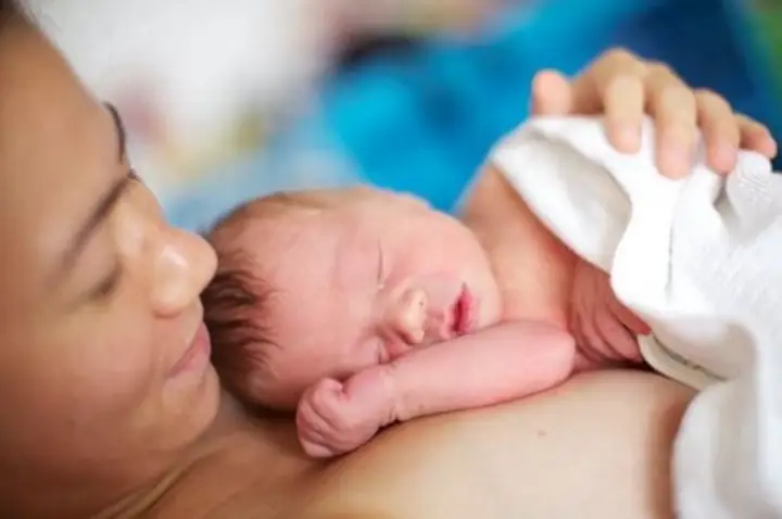 Nằm Mơ Thấy Người Khác Sinh Con Là Điềm Gì