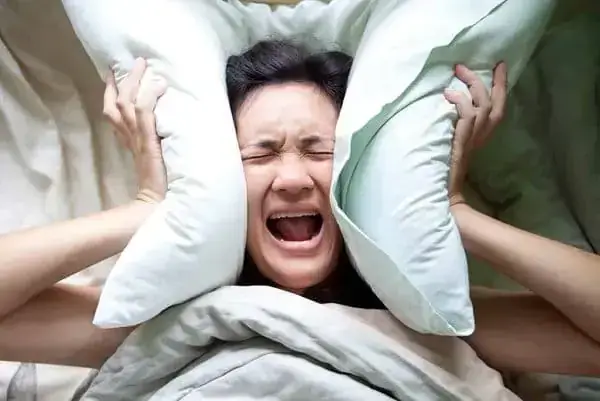 Nằm Mơ Thấy Người Ta Cầm Dao Đuổi Mình Nằm Mơ Thấy Người Ta Cầm Dao Đuổi Mình