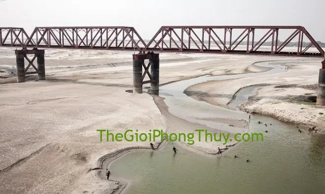Nằm Mơ Thấy Nước Sông Cạn Đánh De Con Gì