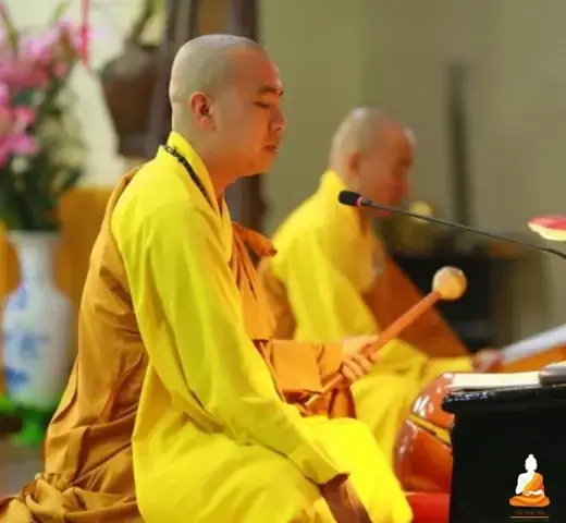 Nằm Mơ Thấy Sư Thầy Đánh Con Gì