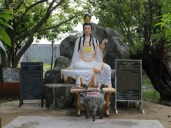 Nằm Mơ Thấy Thắp Nhang Cho Người Lạ