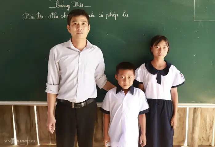 Nằm Mơ Thấy Thầy Giáo Cũ Đánh Con Gì