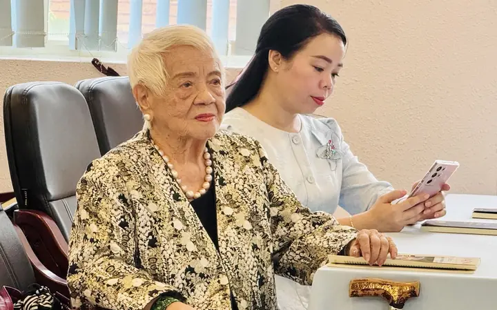 Nằm Ngủ Mơ Thấy Có Người Gọi Tên Mình Đánh Con Gì