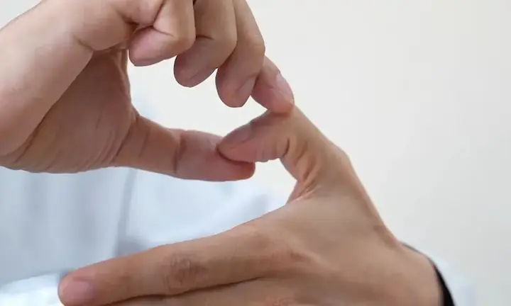 Ngón Tay Trỏ Bị Giật Là Điềm Gì