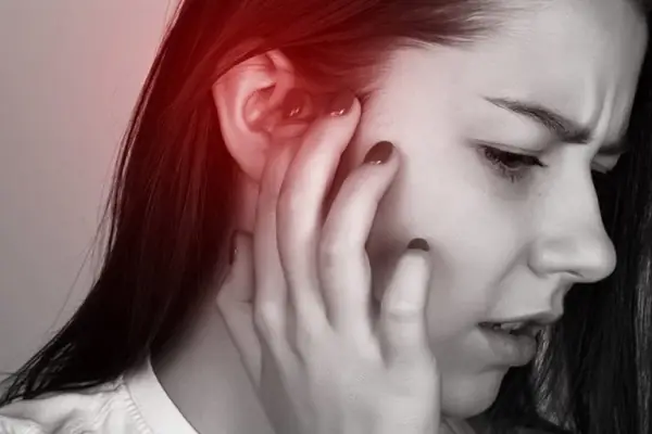 Nóng Tai Phải Ở Nữ La Điềm Gì
