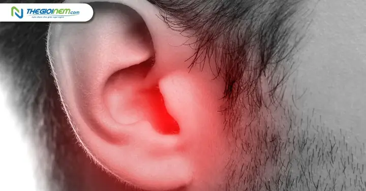 Nóng Tai Trái Ở Nữ Điềm Báo Gì