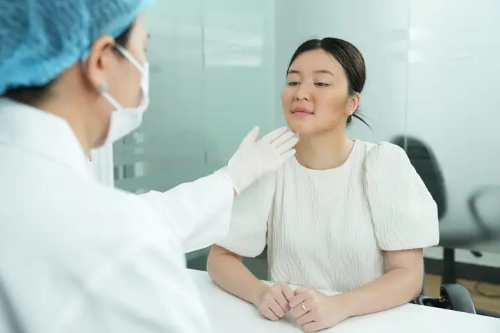 Thái Dương Lõm Gò Má Cao Tướng Số