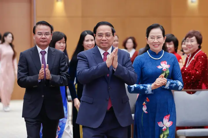 Tướng Con Gái Giọng Trầm