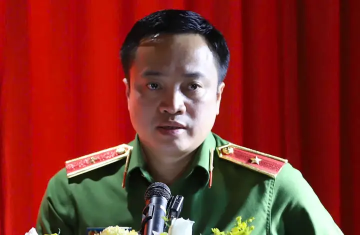 Tướng Đàn Ông Ham Của Lạ Tướng Đàn Ông Ham Của Lạ