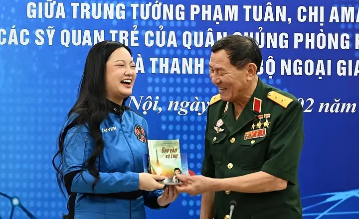 Tướng Đàn Ông Ham Của Lạ
