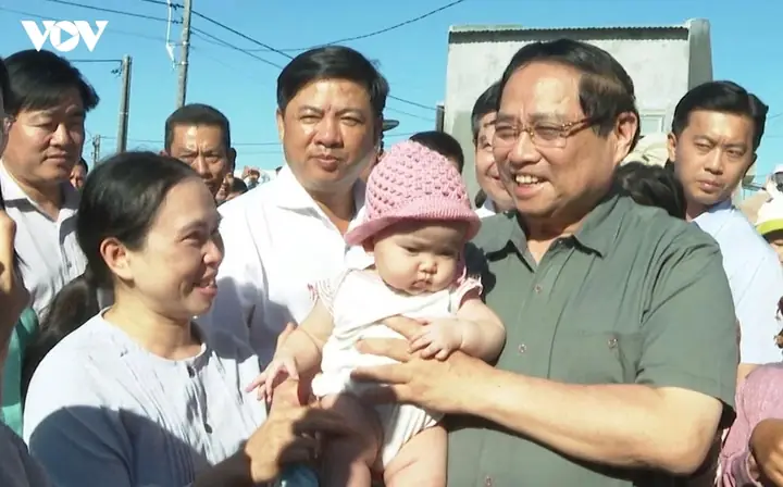 Tướng Đàn Ông Mắt Đó
