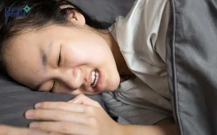 Tướng Đàn Ông Ngủ Nghiến Răng