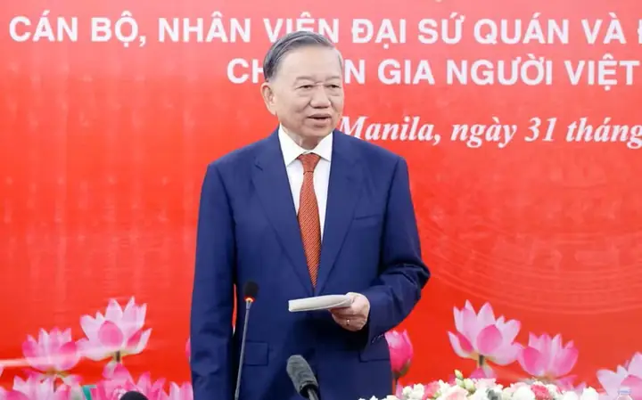 Tướng Giọng Nói Phụ Nữ Như Khóc
