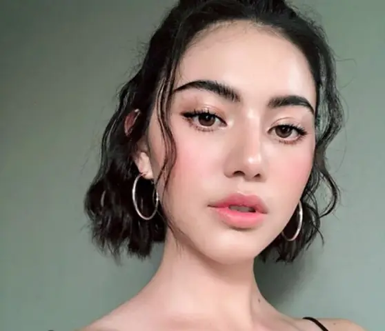 Tướng Lông Mày Nữ Phú Quý