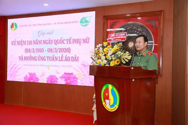 Tướng Mặt Dài Năm