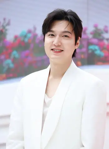 Tướng Mặt Gầy Người Béo