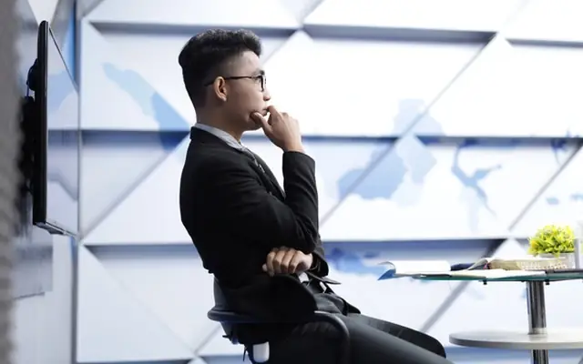 Tướng Ngồi Đàn Ông