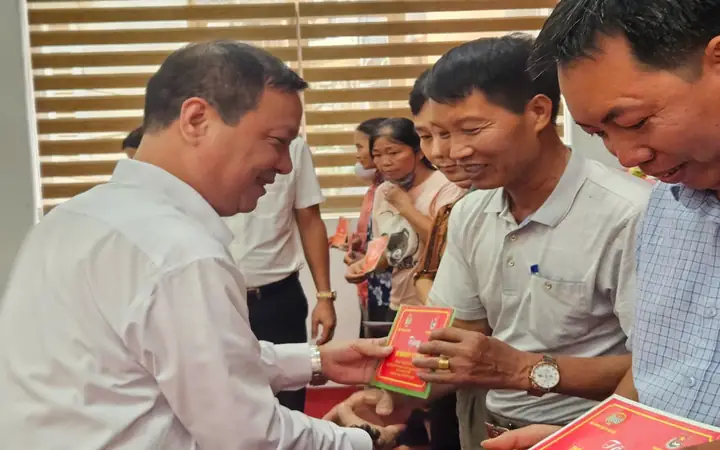 Tướng Người Có Bàn Tay Ấm
