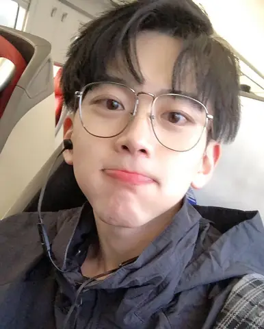 Tướng Người Hay Mím Môi