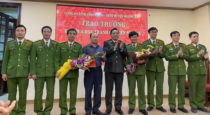 Tướng Người Phụ Nữ Mông Cong