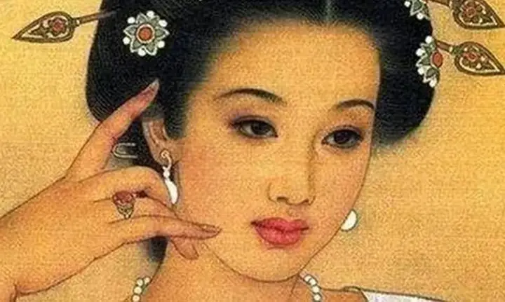 Tướng Phụ Nữ Đầu Nhỏ