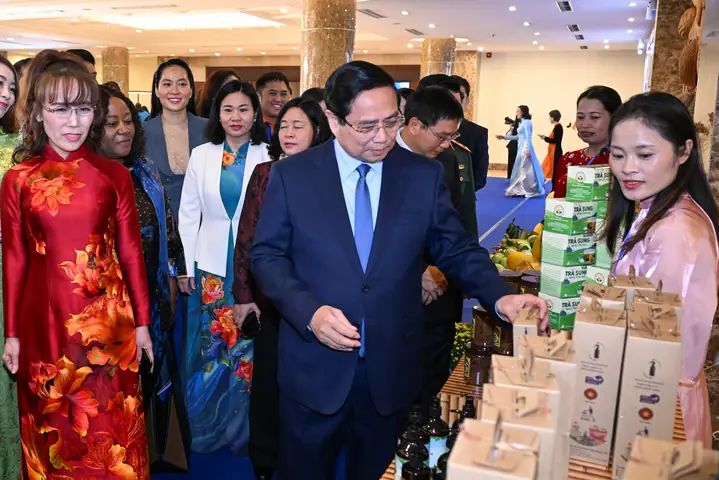 Tướng Phụ Nữ Làm Quan Tướng Phụ Nữ Làm Quan
