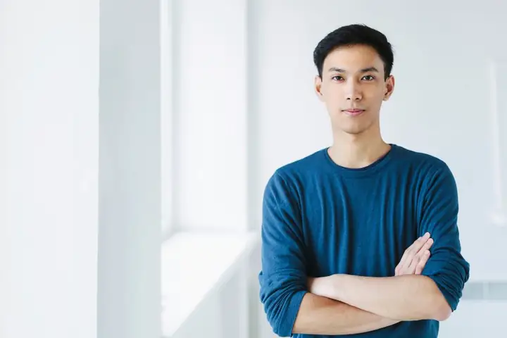 Tướng Phụ Nữ Lông Mày Cách Xa Nhau